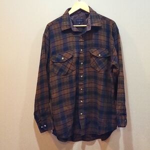 Large Tall Van Heusen plaid warm button down shirt EUC